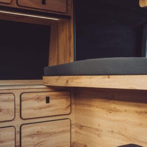 Crafter MWB Fixed Bed With Pull Out