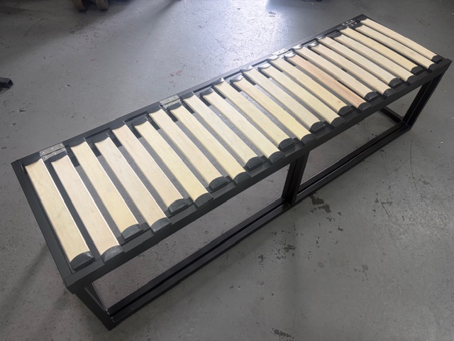 Bulkhead Style With Front Legs Lift Up Slide Out Storage Bed Various Lengths - Image 2